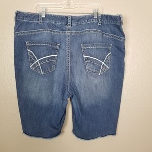 Lane Bryant Denim Cut Offs Decorative Stitching 26